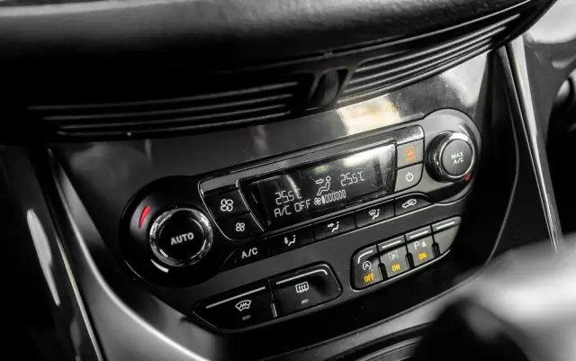 FORD Kuga 1.6 EcoBoost 4x4 Titanium