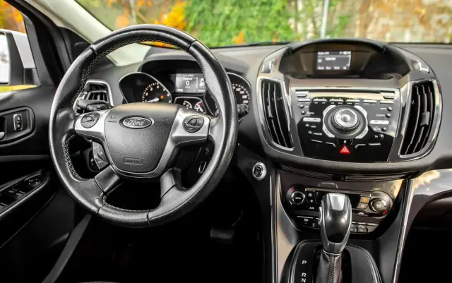 FORD Kuga 1.6 EcoBoost 4x4 Titanium