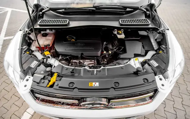 FORD Kuga 1.6 EcoBoost 4x4 Titanium