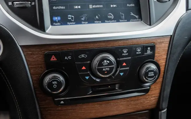 LANCIA Thema 3.6 Executive AWD