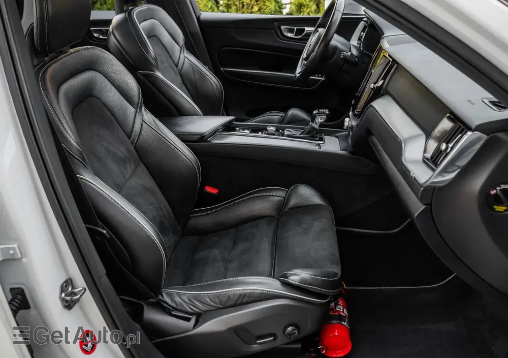 VOLVO XC 60 D4 AWD Geartronic RDesign