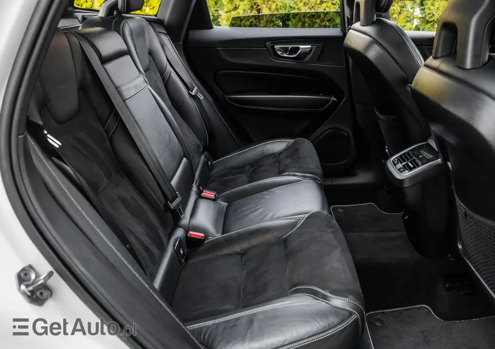 VOLVO XC 60 D4 AWD Geartronic RDesign