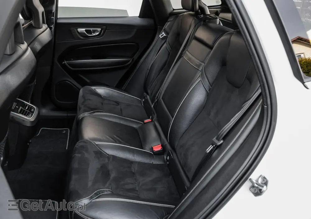 VOLVO XC 60 D4 AWD Geartronic RDesign