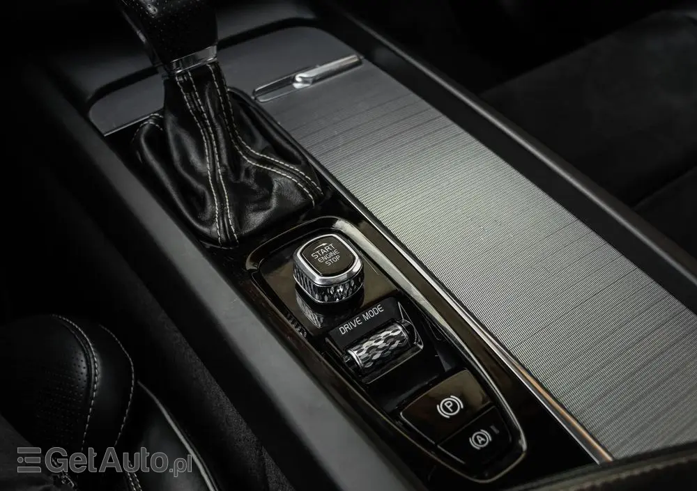 VOLVO XC 60 D4 AWD Geartronic RDesign