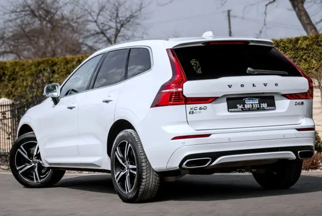 VOLVO XC 60 D4 AWD Geartronic RDesign
