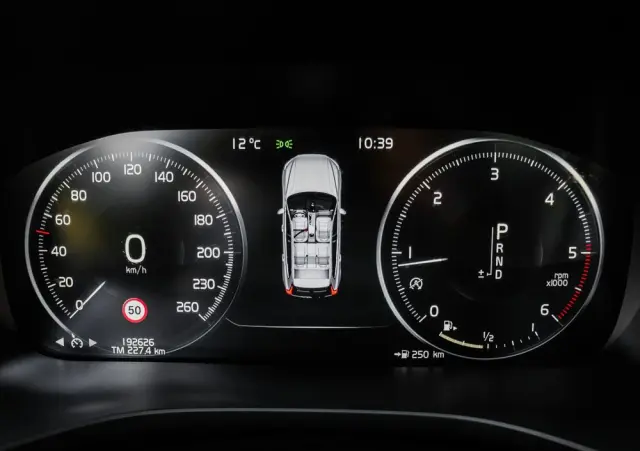 VOLVO XC 60 D4 AWD Geartronic RDesign