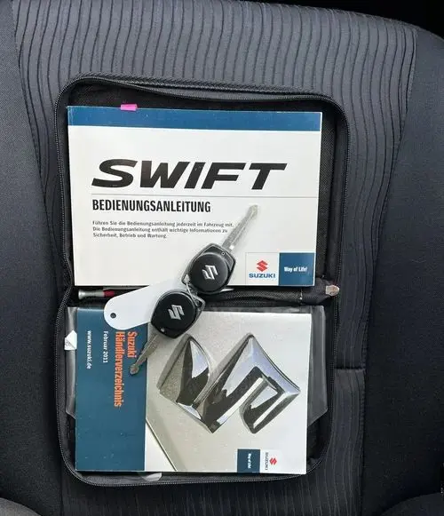SUZUKI Swift 