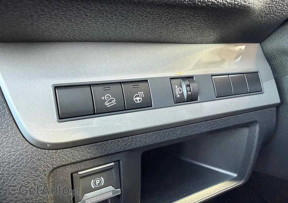 PEUGEOT Traveller 2.0 BlueHDi Long Business EAT8