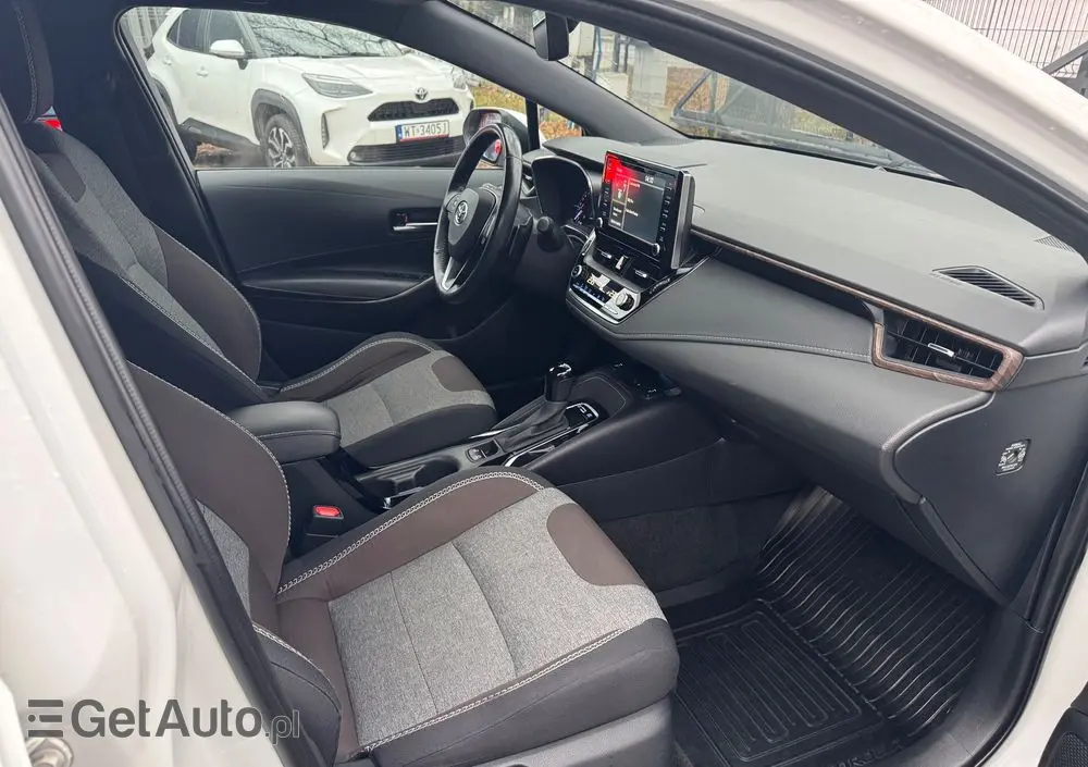 TOYOTA Corolla 2.0 Hybrid Trek