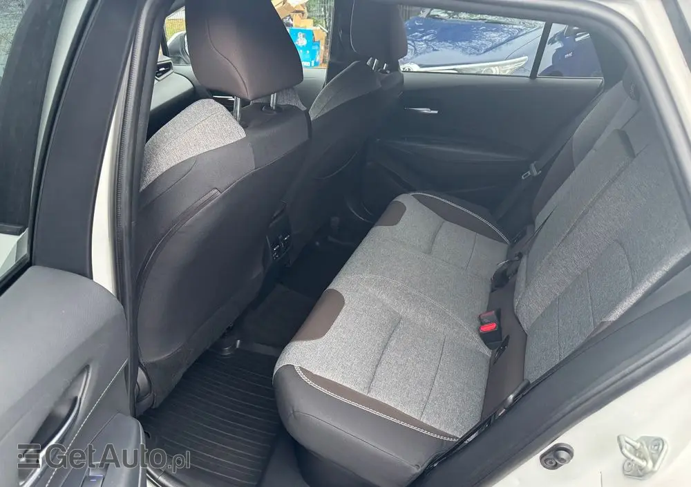 TOYOTA Corolla 2.0 Hybrid Trek