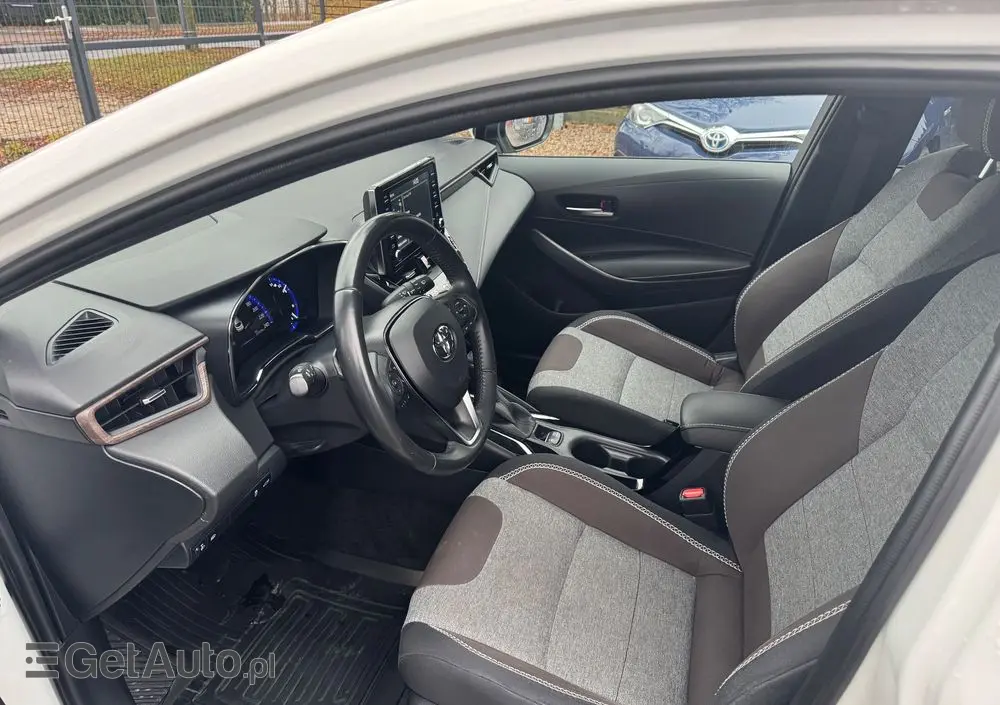 TOYOTA Corolla 2.0 Hybrid Trek