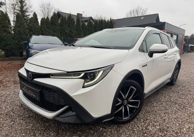 TOYOTA Corolla 2.0 Hybrid Trek