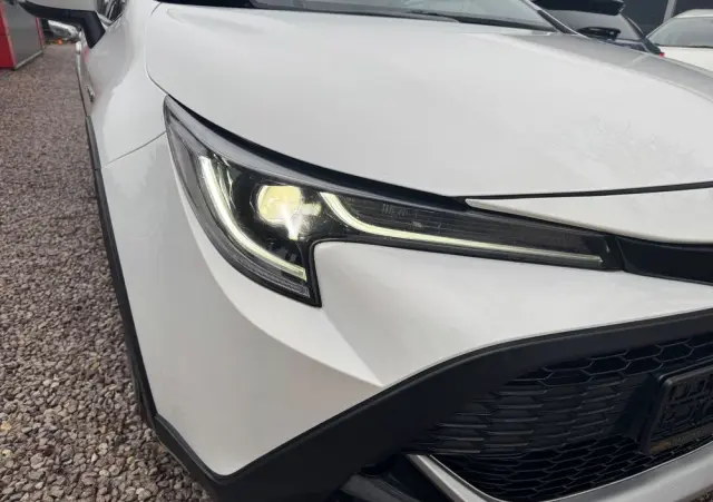 TOYOTA Corolla 2.0 Hybrid Trek