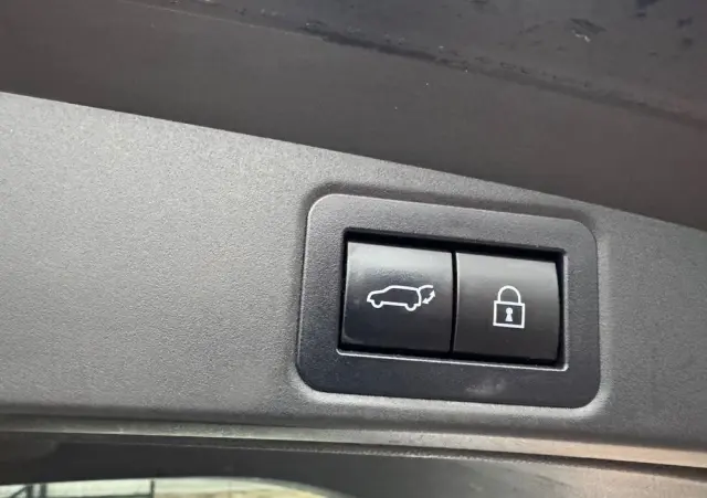 TOYOTA Corolla 2.0 Hybrid Trek