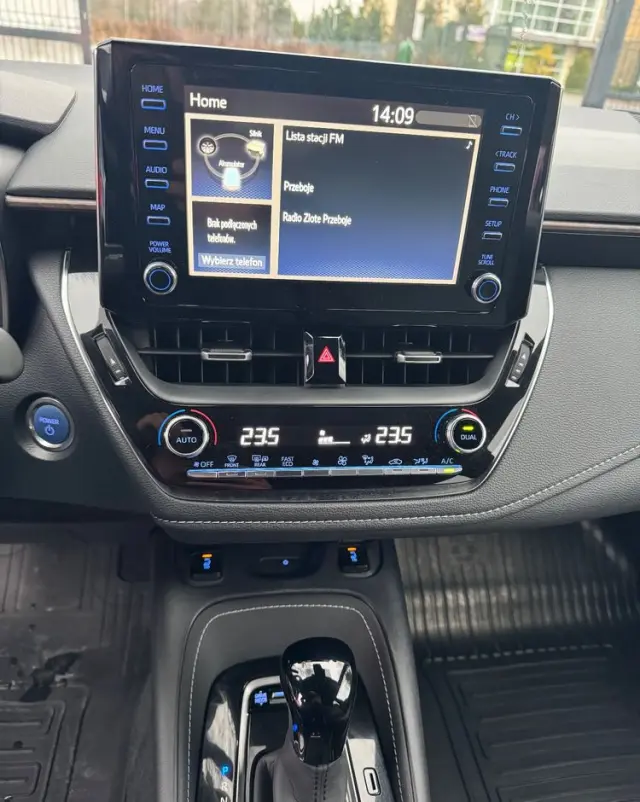 TOYOTA Corolla 2.0 Hybrid Trek