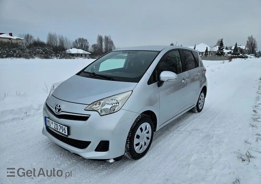 TOYOTA Verso S 1.33 VVT-i Multidrive Club