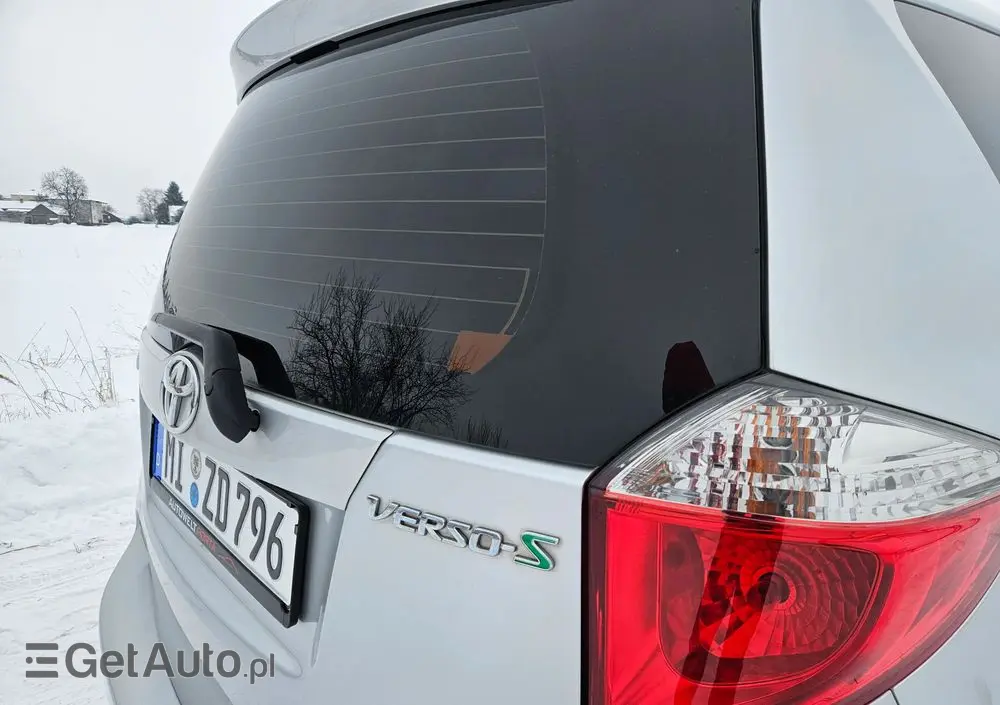 TOYOTA Verso S 1.33 VVT-i Multidrive Club