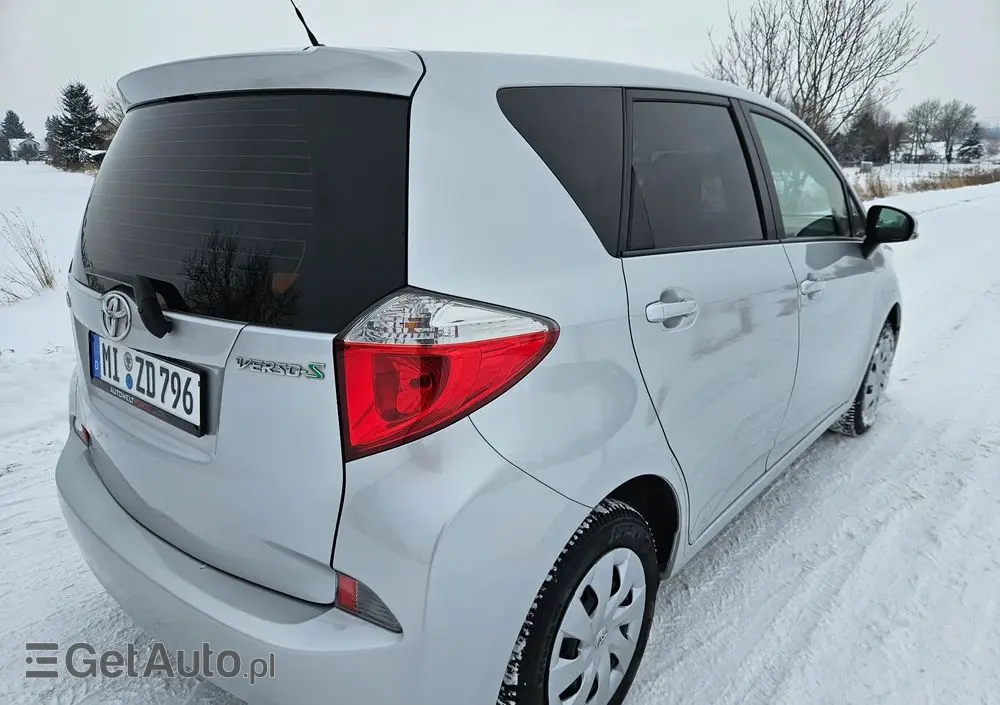 TOYOTA Verso S 1.33 VVT-i Multidrive Club