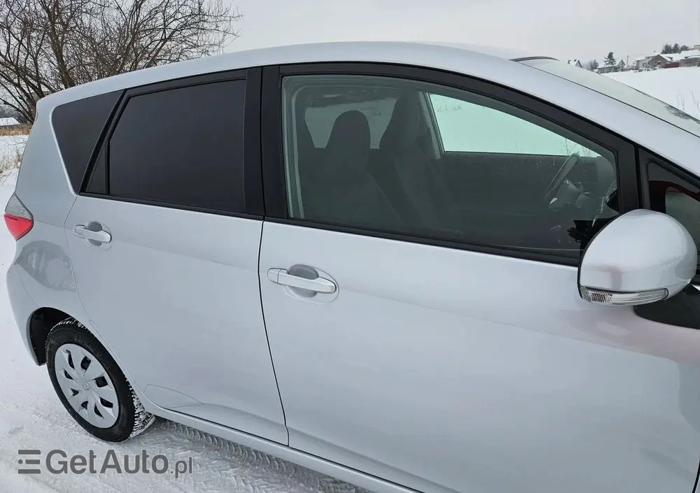 TOYOTA Verso S 1.33 VVT-i Multidrive Club