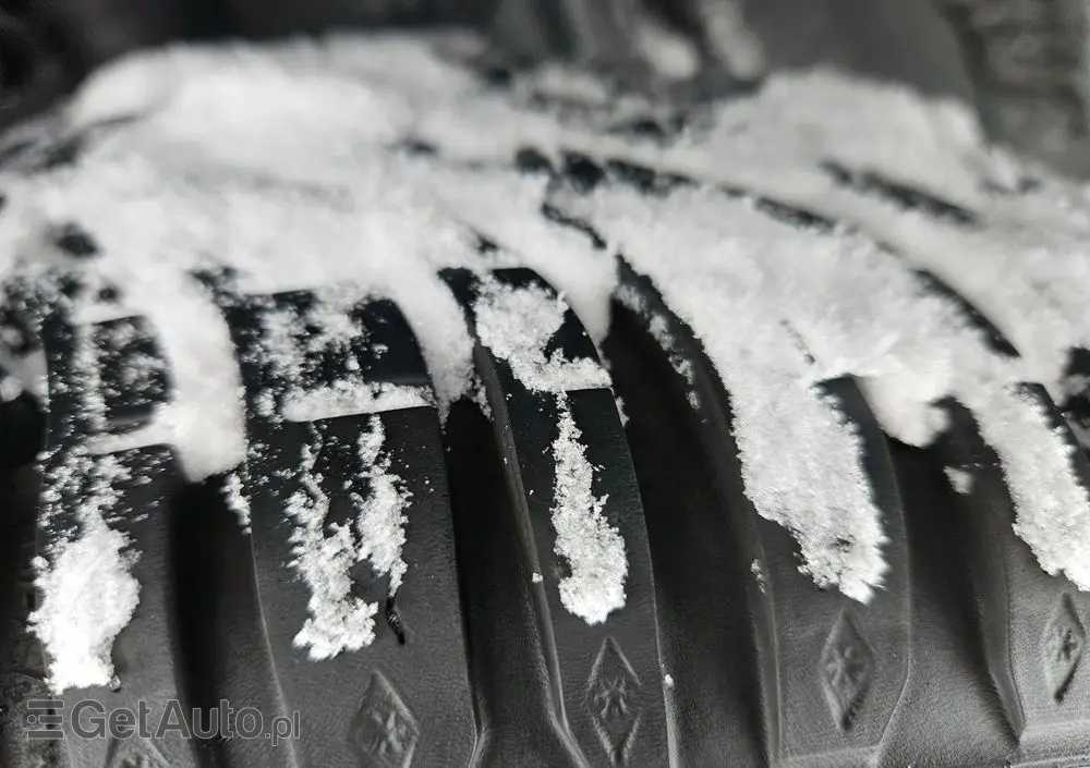 TOYOTA Verso S 1.33 VVT-i Multidrive Club