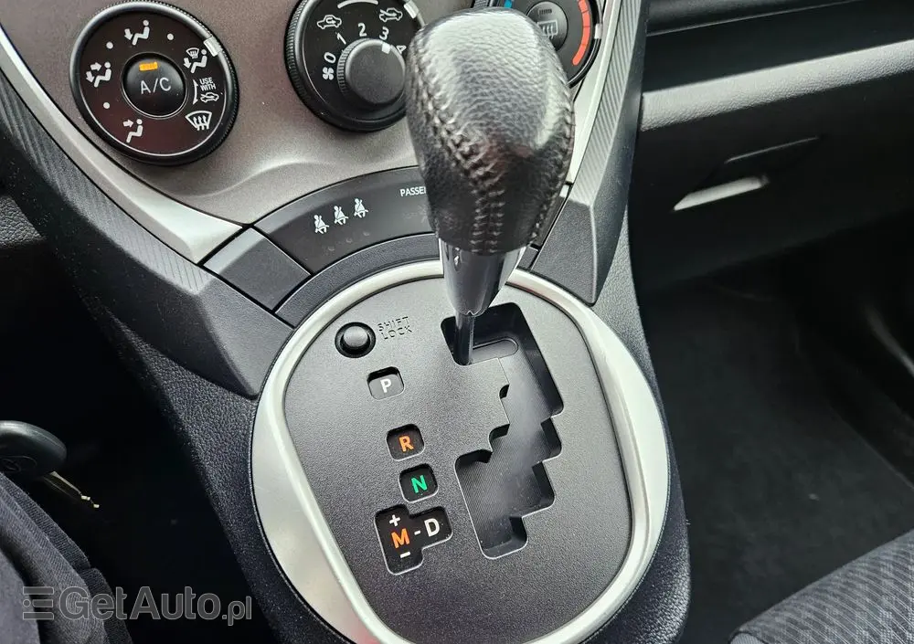 TOYOTA Verso S 1.33 VVT-i Multidrive Club