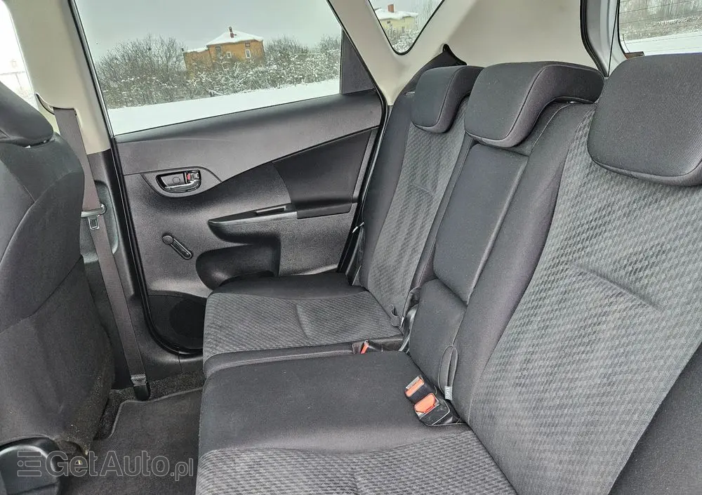 TOYOTA Verso S 1.33 VVT-i Multidrive Club