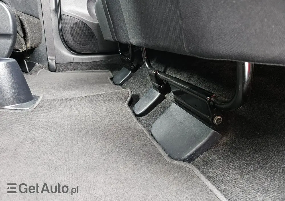 TOYOTA Verso S 1.33 VVT-i Multidrive Club