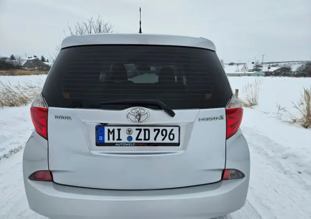 TOYOTA Verso S 1.33 VVT-i Multidrive Club