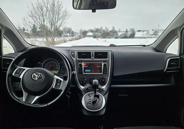 TOYOTA Verso S 1.33 VVT-i Multidrive Club