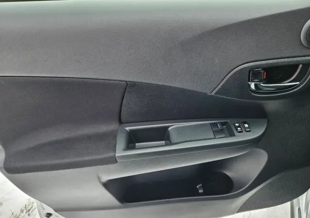 TOYOTA Verso S 1.33 VVT-i Multidrive Club