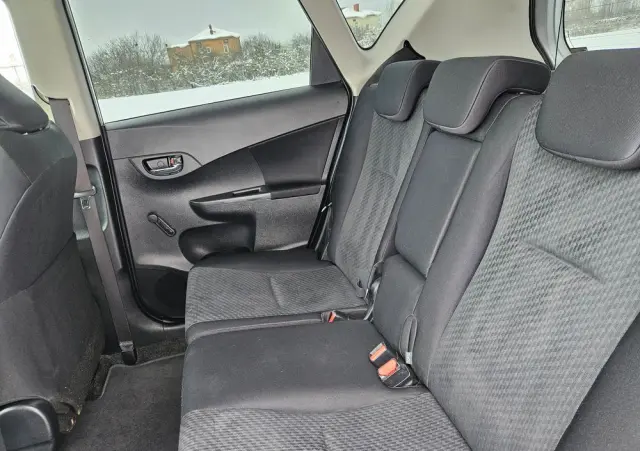 TOYOTA Verso S 1.33 VVT-i Multidrive Club