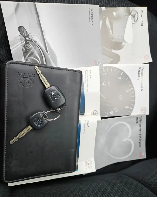 TOYOTA Verso S 1.33 VVT-i Multidrive Club