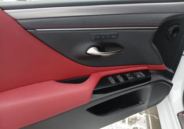 LEXUS ES 300h F Sport Edition