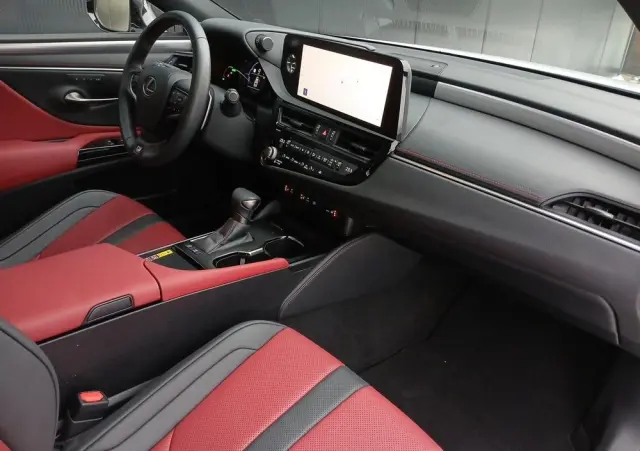 LEXUS ES 300h F Sport Edition