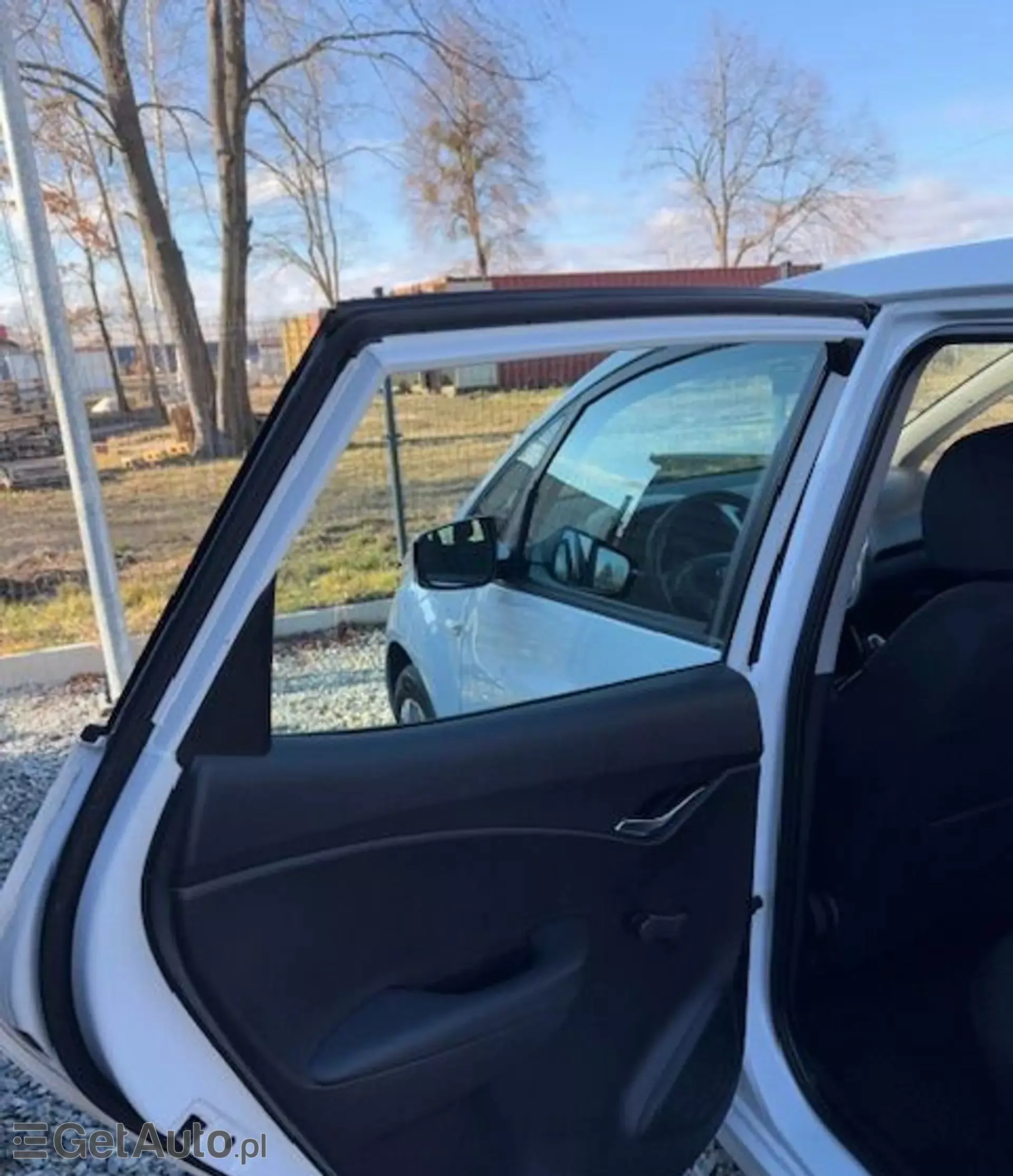 HYUNDAI Ix20 1.4i (90 KM)