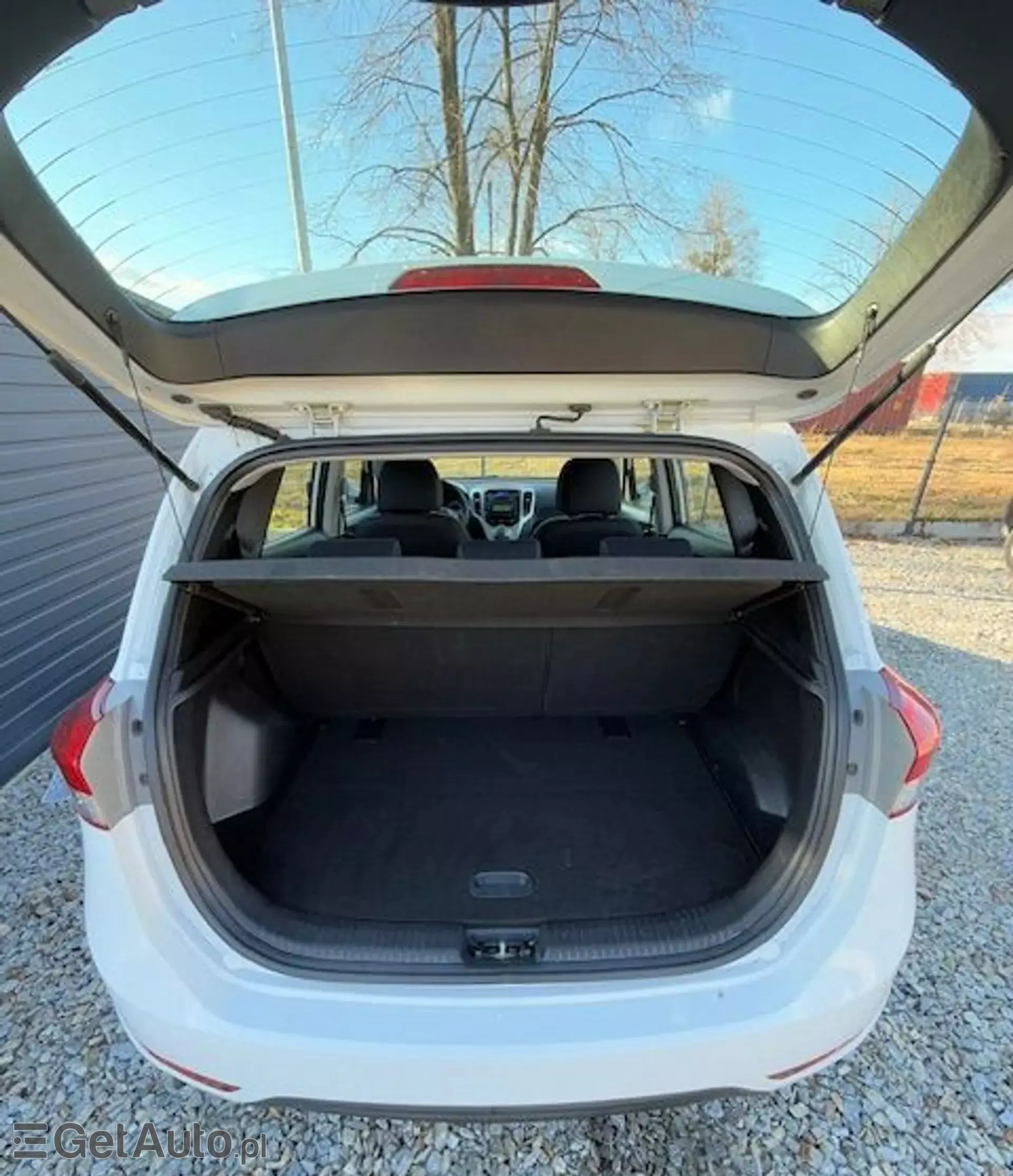 HYUNDAI Ix20 1.4i (90 KM)