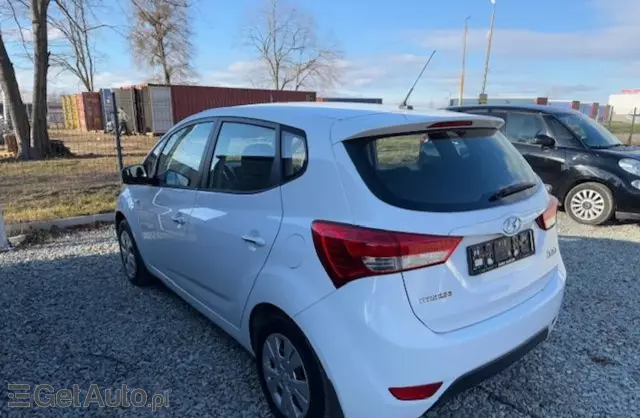 HYUNDAI Ix20 1.4i (90 KM)