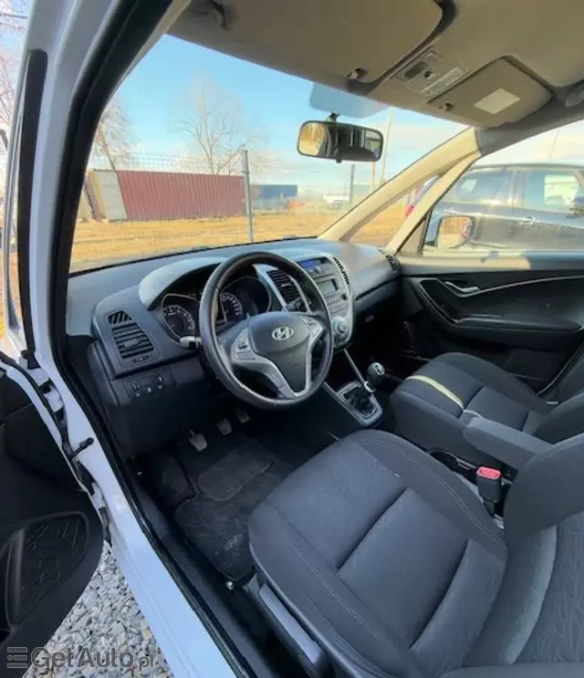 HYUNDAI Ix20 1.4i (90 KM)