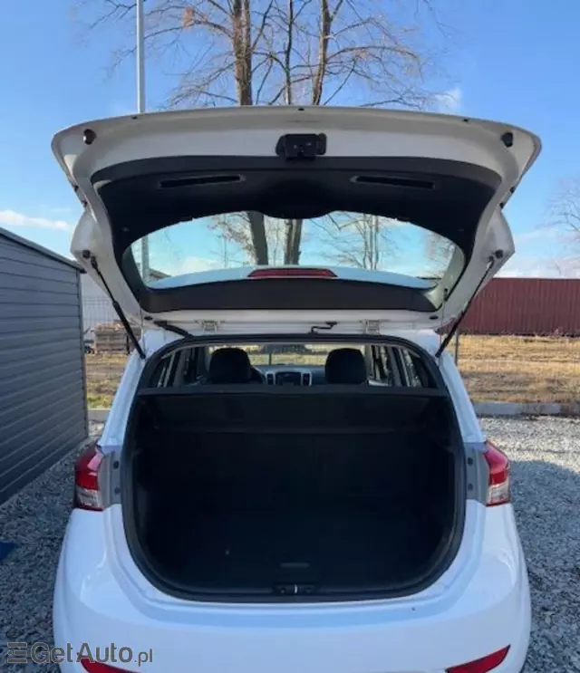 HYUNDAI Ix20 1.4i (90 KM)