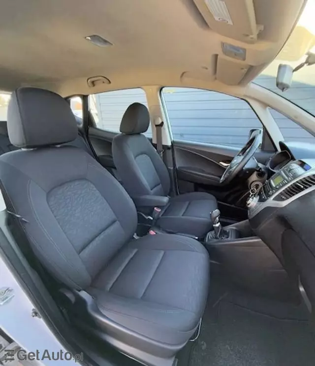 HYUNDAI Ix20 1.4i (90 KM)