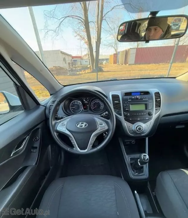 HYUNDAI Ix20 1.4i (90 KM)