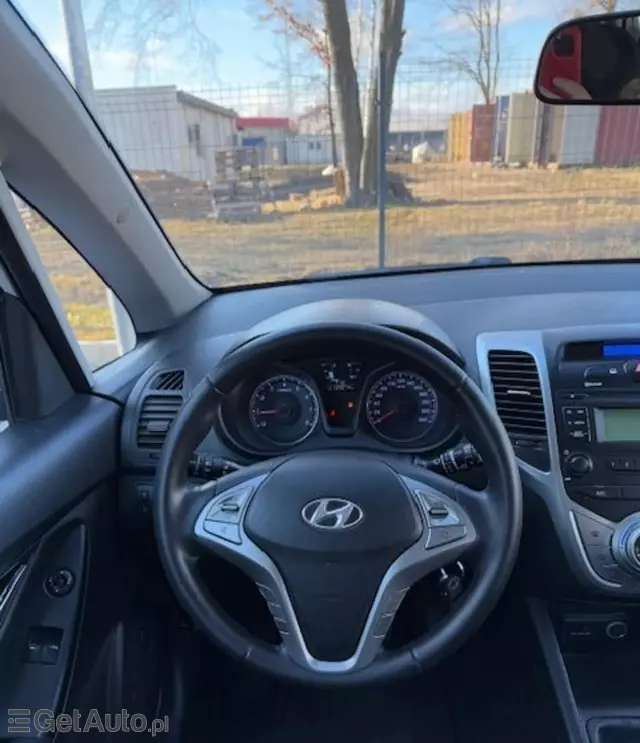 HYUNDAI Ix20 1.4i (90 KM)