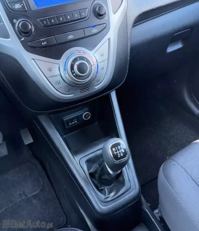HYUNDAI Ix20 1.4i (90 KM)