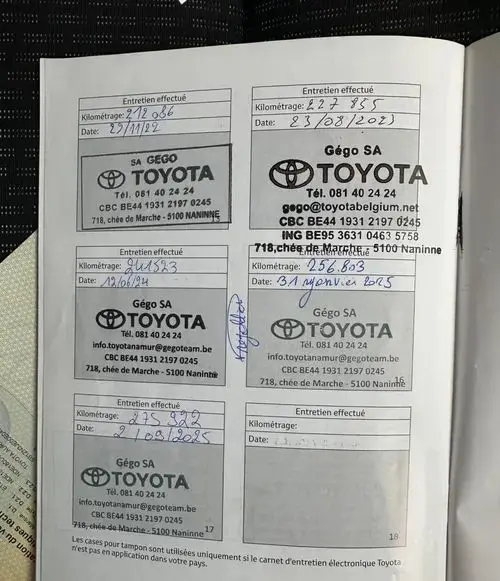TOYOTA Auris 