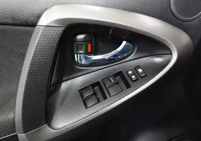 TOYOTA RAV4 2.2 D-4D 4x4 Life