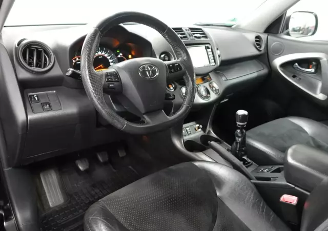 TOYOTA RAV4 2.2 D-4D 4x4 Life