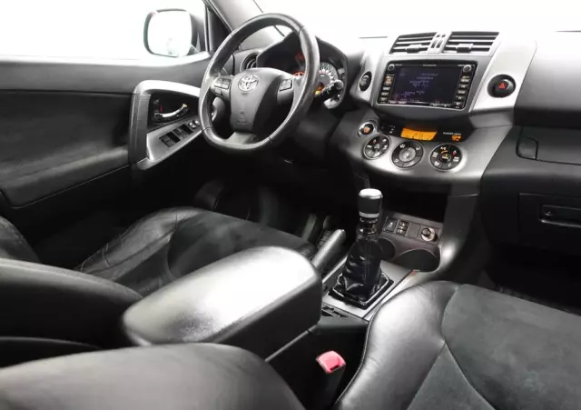 TOYOTA RAV4 2.2 D-4D 4x4 Life