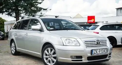 TOYOTA Avensis 