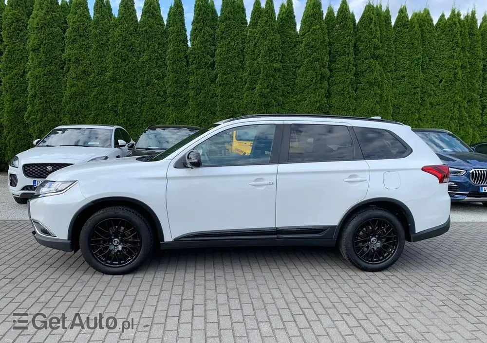 MITSUBISHI Outlander 2.0 2WD CVT Diamant Edition+