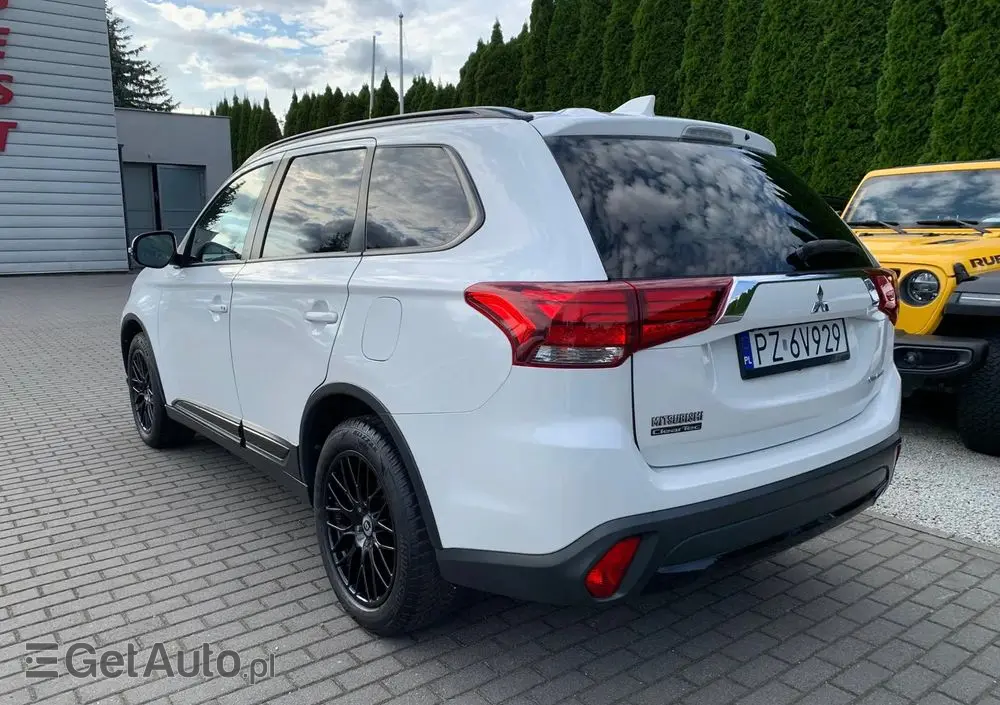 MITSUBISHI Outlander 2.0 2WD CVT Diamant Edition+